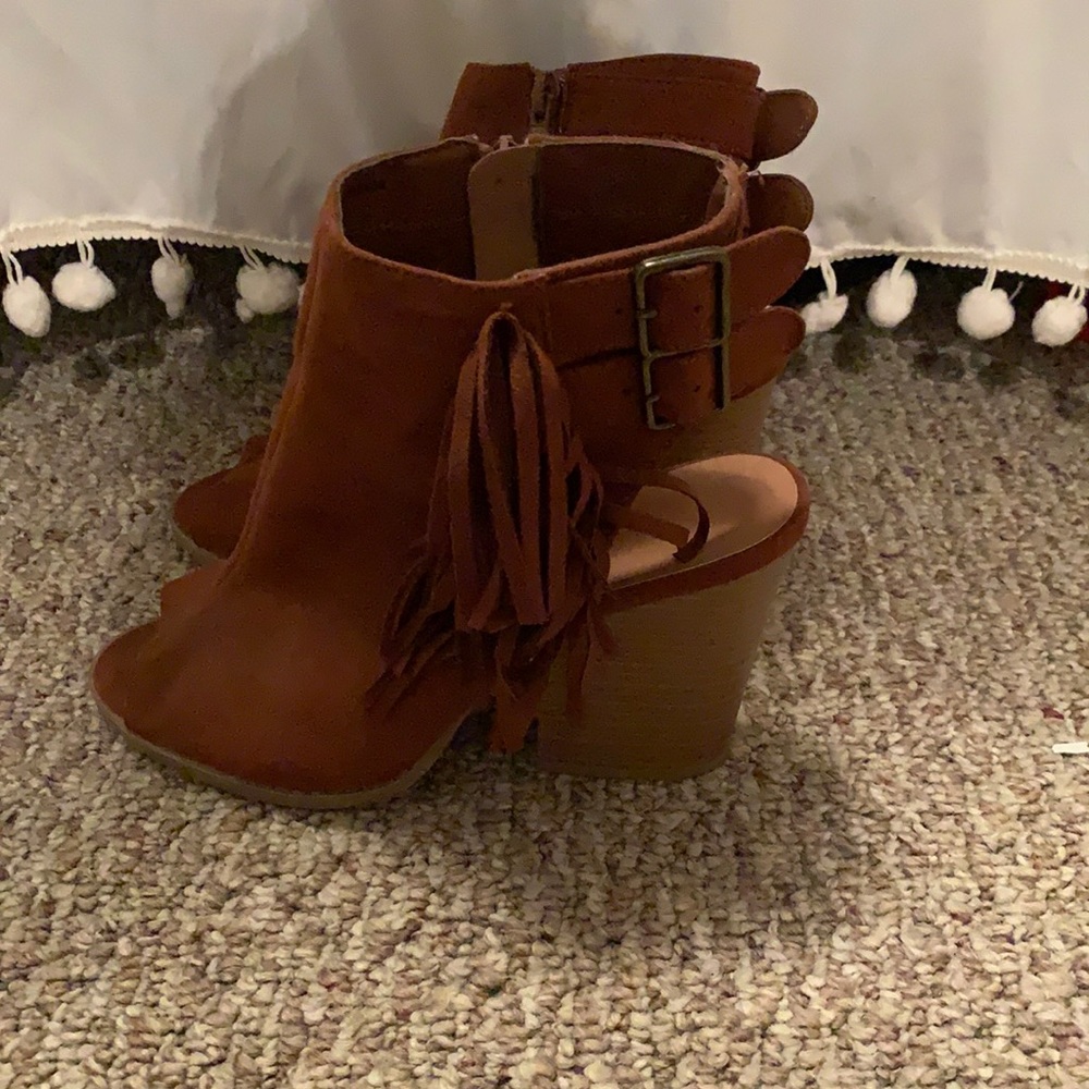 Charlotte Russe heel booties size 8